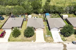 186 Talon Dr, Luling, TX 78648 - Photo 33