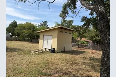 707 W Madison Street, Elgin, TX 78621 - Photo 3