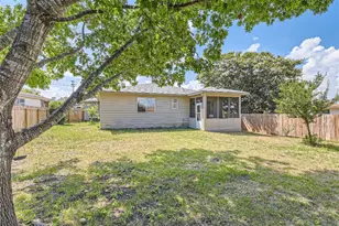 131 Hilldale Ct, Kyle, TX 78640 - Photo 23