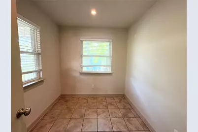 2001 E 10th Street, Austin, TX 78702 - Photo 13