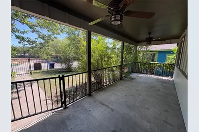 2001 E 10th Street, Austin, TX 78702 - Photo 3