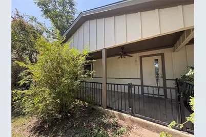 2001 E 10th Street, Austin, TX 78702 - Photo 5