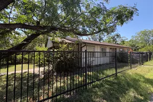 2001 E 10th St, Austin, TX 78702 - Photo 25