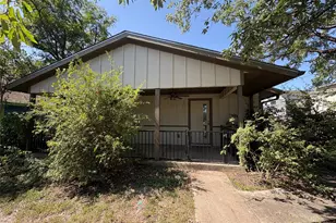 2001 E 10th St, Austin, TX 78702 - Photo 1