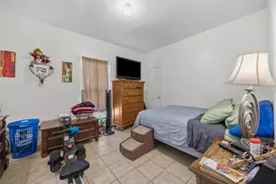 911 Crockett St, Lockhart, TX 78644 - Photo 21