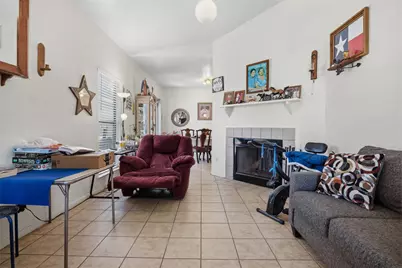 911 Crockett Street, Lockhart, TX 78644 - Photo 5