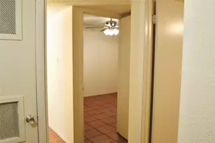 2610 Salado St St, Austin, TX 78705 - Photo 13