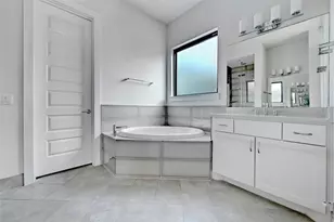 1815 W 38th St, Austin, TX 78731 - Photo 11