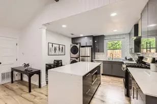 5236 Meadow Creek Dr, Austin, TX 78745 - Photo 5