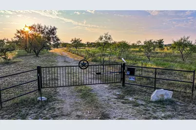 2562 County Road 2315, Lampasas, TX 76550 - Photo 3
