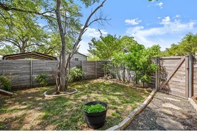 1184 Navasota Street, Austin, TX 78702 - Photo 29