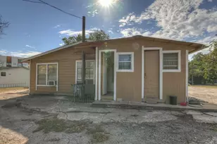 512 Valley St, San Marcos, TX 78666 - Photo 7