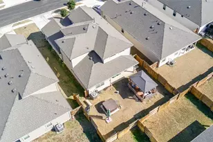 110 Rainmaker Cv, Bastrop, TX 78602 - Photo 5