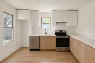 2404 Santa Rita St, Austin, TX 78702 - Photo 7