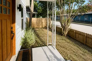 2404 Santa Rita St, Austin, TX 78702 - Photo 3