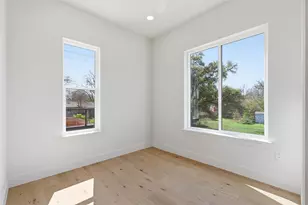 8115 Rockwood Ln, Austin, TX 78757 - Photo 17