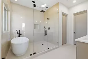 8115 Rockwood Ln, Austin, TX 78757 - Photo 9