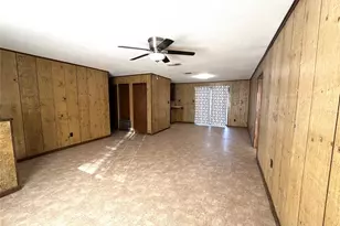 530A S Guadalupe St, Lockhart, TX 78644 - Photo 7