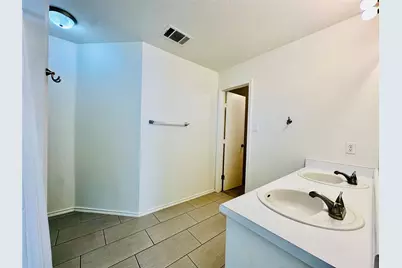 113 Sylvan Street, Hutto, TX 78634 - Photo 17