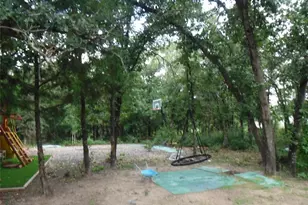 191 Hickory Ln, Elgin, TX 78621 - Photo 17