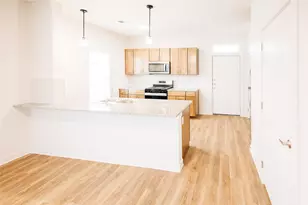 7051 Meadow Lake Blvd, Austin, TX 78744 - Photo 5