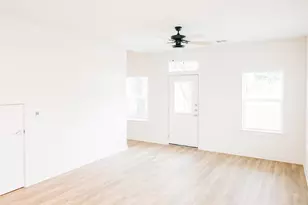 7051 Meadow Lake Blvd, Austin, TX 78744 - Photo 15