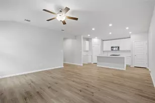 126 Fairmeadow Downs Dr, Hutto, TX 78634 - Photo 9
