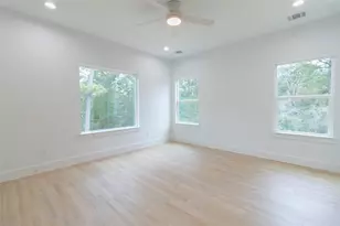 109 E Keanahalululu Ln, Bastrop, TX 78602 - Photo 23