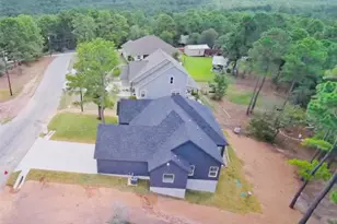 109 E Keanahalululu Ln, Bastrop, TX 78602 - Photo 9