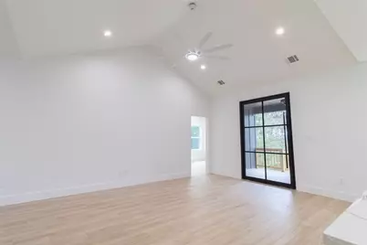 109 E Keanahalululu Lane, Bastrop, TX 78602 - Photo 11