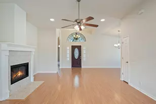 710 Hedgewood Dr, Georgetown, TX 78628 - Photo 9