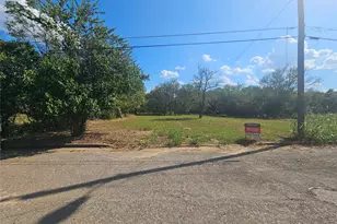 111 Martin St, Luling, TX 78648 - Photo 1