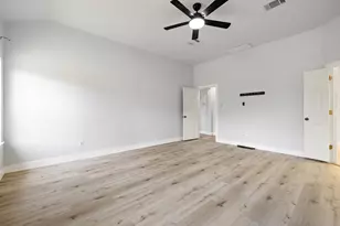 502 Sherwood Ct, Georgetown, TX 78628 - Photo 13