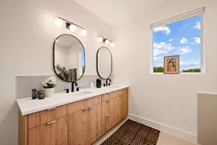 1007 E 15th St, Austin, TX 78702 - Photo 11