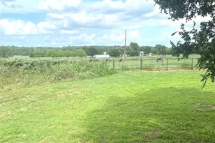 125 Kellar, Smithville, TX 78957 - Photo 3