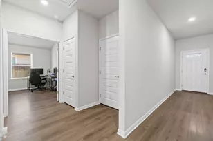 110 Greenspire Downs Dr, Hutto, TX 78634 - Photo 13