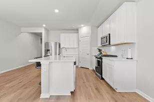 110 Greenspire Downs Dr, Hutto, TX 78634 - Photo 5