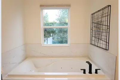 20602 Oak Ridge, Lago Vista, TX 78645 - Photo 19