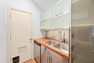 1110 W 22nd St, Austin, TX 78705 - Photo 5