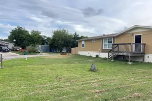 417 Lenora Dr, Taylor, TX 76574 - Photo 3