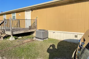 417 Lenora Dr, Taylor, TX 76574 - Photo 5
