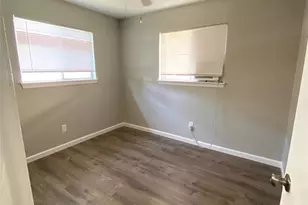 404 Swanee Dr, Austin, TX 78752 - Photo 3