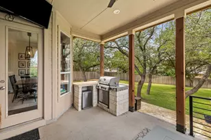 406 Strichen Dr, Briarcliff, TX 78669 - Photo 29