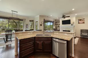 406 Strichen Dr, Briarcliff, TX 78669 - Photo 13