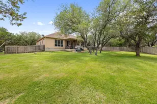 406 Strichen Dr, Briarcliff, TX 78669 - Photo 31