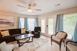 730 E Mather St, New Braunfels, TX 78130 - Photo 3