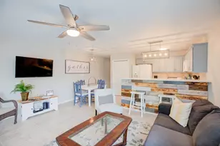 730 E Mather St, New Braunfels, TX 78130 - Photo 5