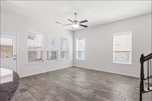 2105 Town Centre Dr, Round Rock, TX 78664 - Photo 9