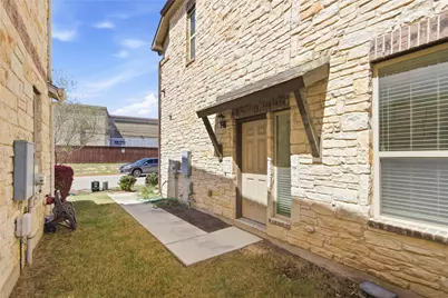 2105 Town Centre Drive #39, Round Rock, TX 78664 - Photo 3