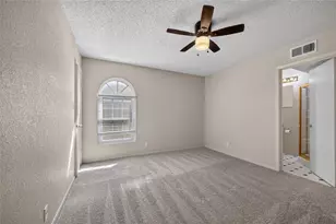 910 Duncan Ln, Austin, TX 78705 - Photo 13